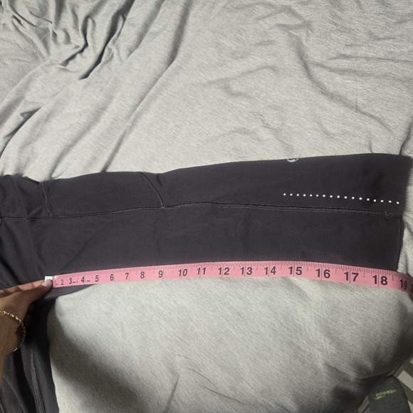 Lululemon Black Fast Free Crop Reflective Leggings with Pockets Size 4 - Picture 11 of 12